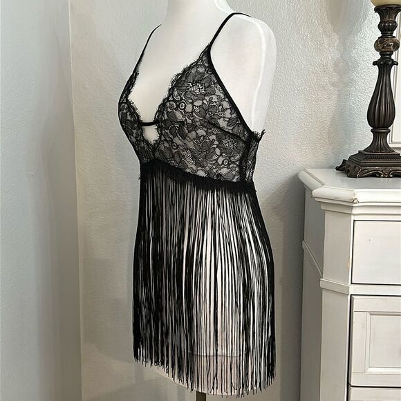 Victoria’s Secret Black Fringe Slip And V-String Panty Size Large - Picture 2 of 16